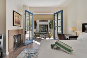 3 室のベッドルーム、デスク、アイロン / アイロン台、WiFi