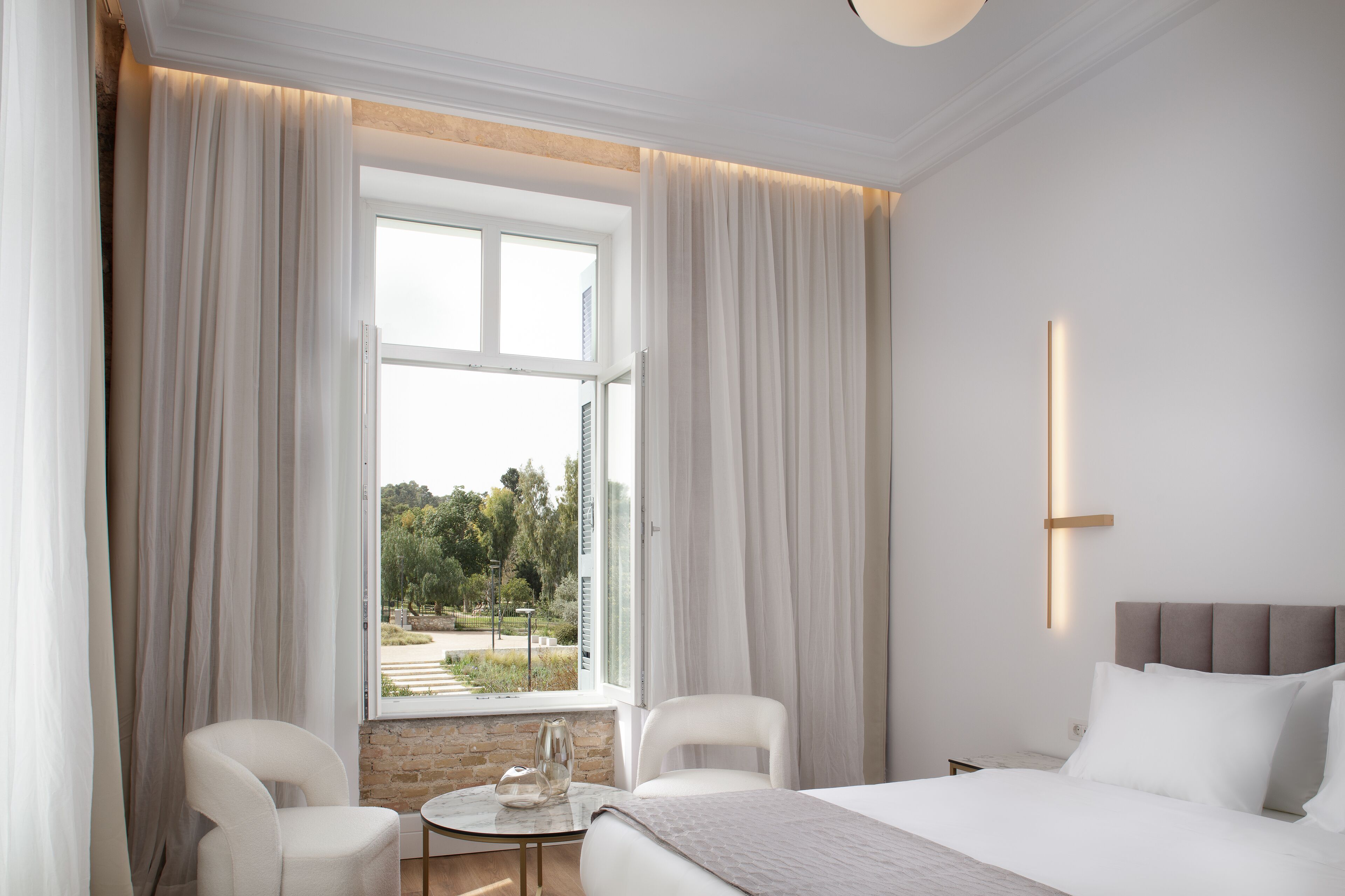 Junior Suite - Acropolis View | Bettwäsche aus ägyptischer Baumwolle, hochwertige Bettwaren, Minibar