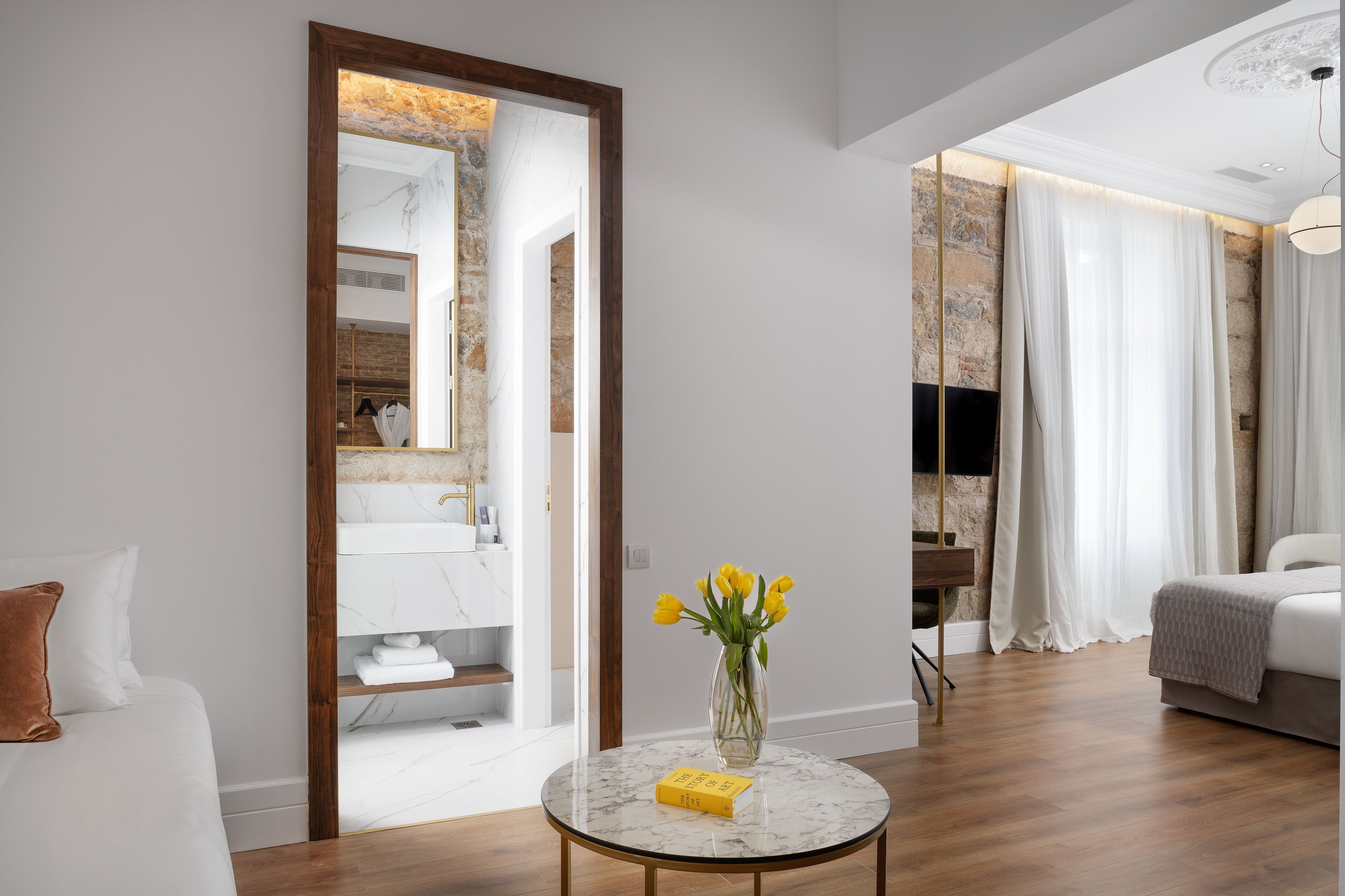 Junior Studio Suite | Minibar, in-room safe, soundproofing, free WiFi