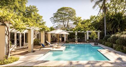 Garden Cottage in tranquil leafy Constantia with Solar backup