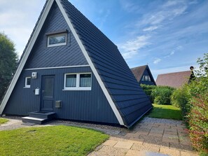 Exterior - Das Nurdachhaus Liegt im Ferienpark Fedderwardersiel. Ganzjährige Vermietung (Butjadingen)