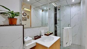 1 bedroom, soundproofing, free WiFi