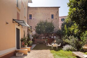 Outdoor dining - Luxury villa in Rome with pool (Roma)