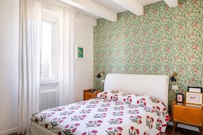 4 bedrooms, WiFi, bed sheets - Luxury villa in Rome with pool (Roma)