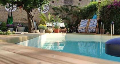 Luxury villa in Rome with pool