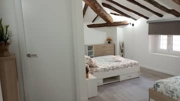 1 slaapkamer, een strijkplank/strijkijzer, reisbedje, gratis wifi