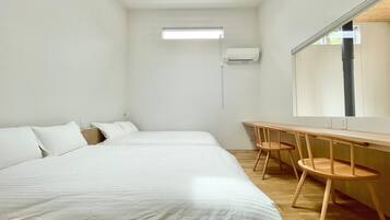 4 bedrooms, desk, iron/ironing board, free WiFi