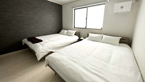 3 bedrooms, desk, iron/ironing board, free WiFi