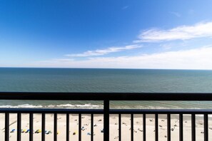 On the beach - Oceanfront Bliss: Two Bedroom Deluxe 20th Floor (Myrtle Beach)