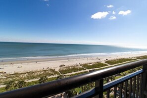 On the beach - Oceanfront Bliss: Two Bedroom Deluxe 9th Floor (Myrtle Beach)