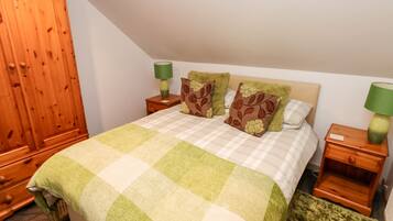 2 bedrooms, individually decorated, individually furnished, free WiFi