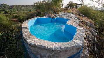 Pool waterfall