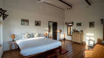 Superior Room | 1 bedroom, bed sheets