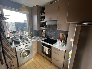 Private kitchen - Gorgeous one bedroom flat near Brick Lane! (London)