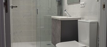 Estudio moderno en  Bardenas y Senda Viva!!!
Ideal parejas y familias pequeñas.