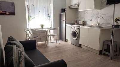 Estudio moderno en  Bardenas y Senda Viva!!!
Ideal parejas y familias pequeñas.