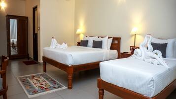 Familierom | Minibar, safe på rommet, lydisolert og wi-fi (inkludert)