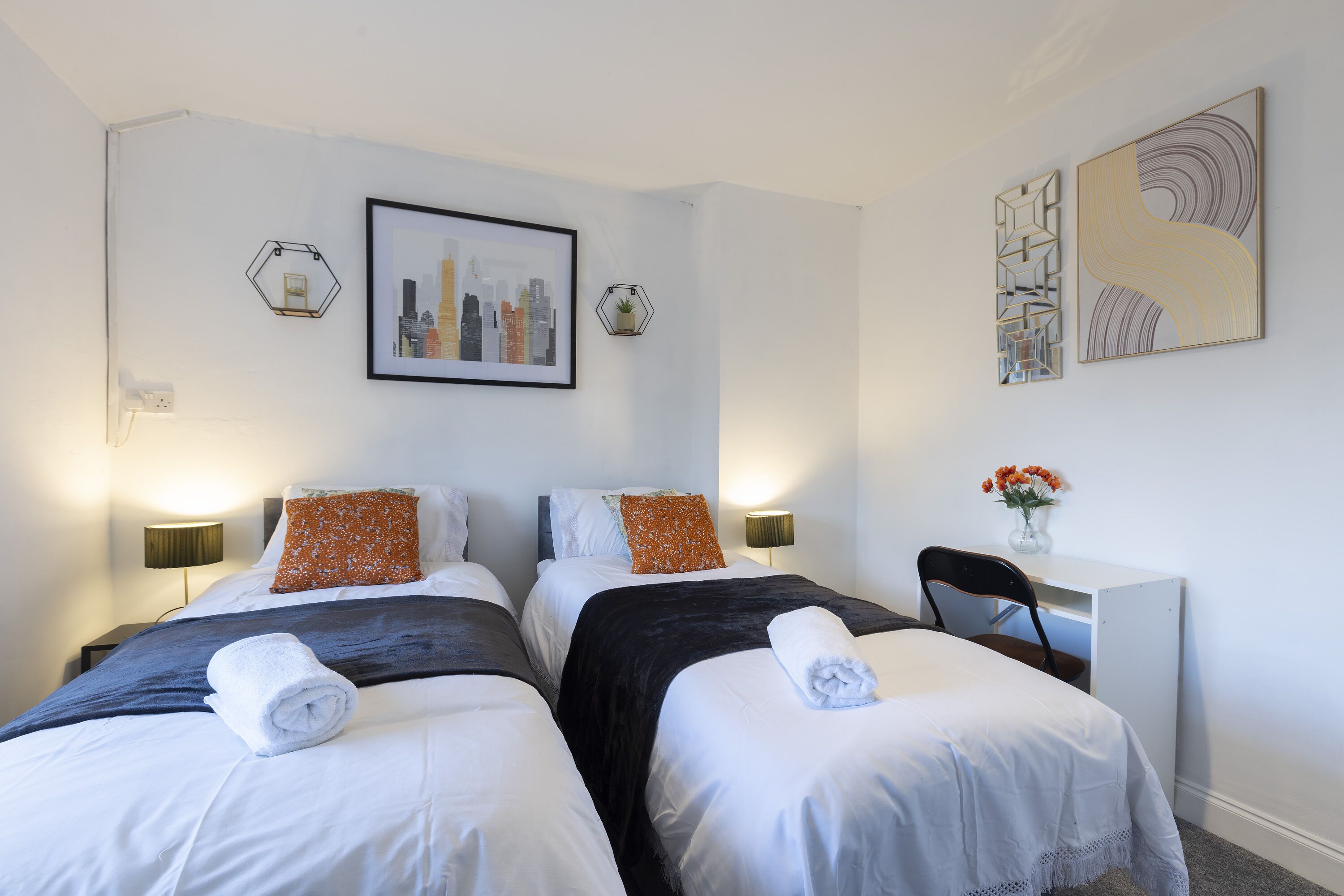 3 bedrooms, desk, iron/ironing board, free WiFi