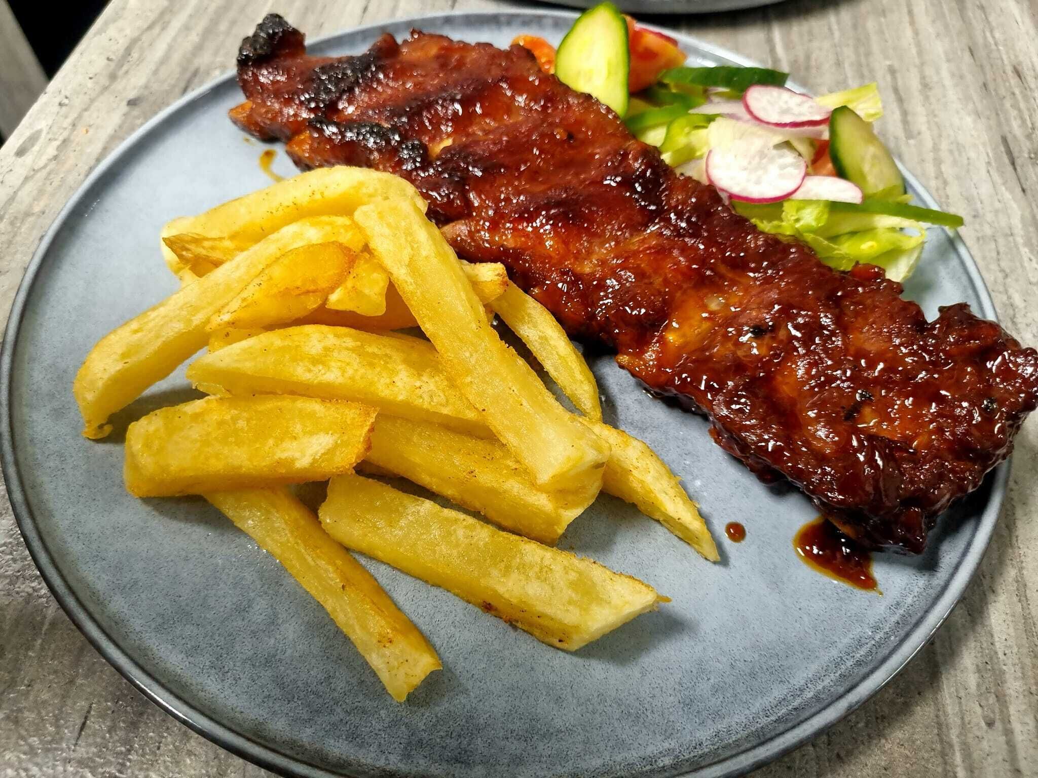 فطور إنجليزي مجانًا يوميًا