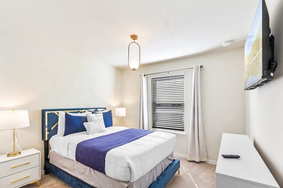5 habitaciones, tabla de planchar con plancha, wifi y ropa de cama 