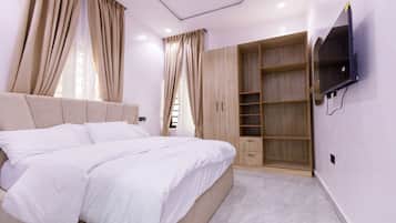 Apartment | 1 bedroom, individually decorated, individually furnished