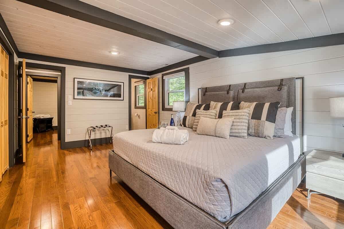 4 bedrooms, iron/ironing board, travel crib, WiFi