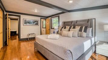 4 bedrooms, iron/ironing board, travel crib, WiFi