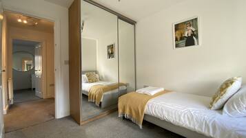 3 bedrooms, iron/ironing board