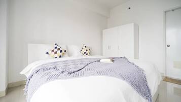 3 kamar tidur, setrika/meja setrika, tempat tidur bayi, dan Wi-Fi