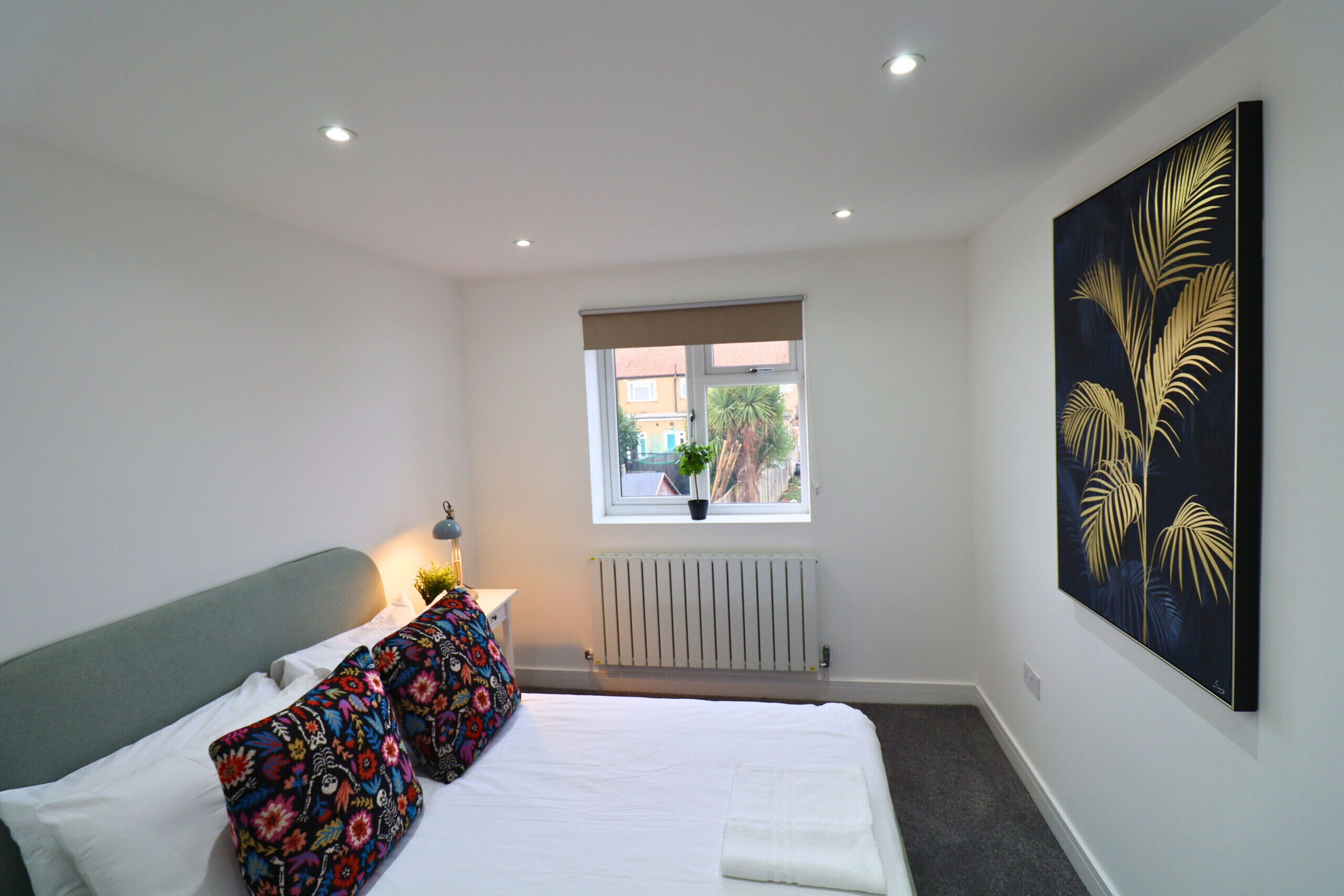 2 bedrooms, iron/ironing board, WiFi