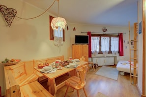 家庭开间 (Studio Grange Nest Ski & Relax) | 用餐