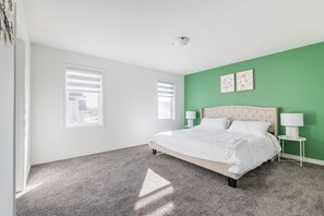 4 bedrooms, desk, iron/ironing board, free WiFi