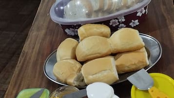 Petit déjeuner composé de spécialités régionales compris tous les jours