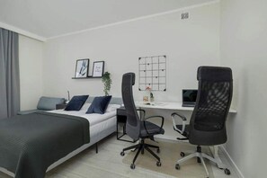 2 dormitorios, tabla de planchar con plancha, wifi y ropa de cama