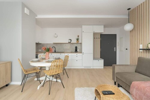 Elegant Apartment | Parking in Garage Hall