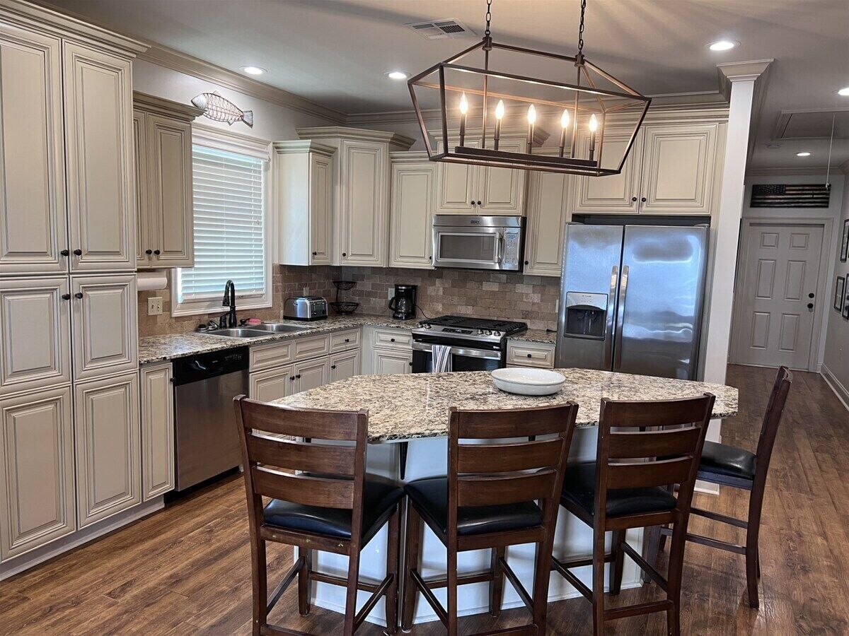 Geladeira, micro-ondas, fogão, cooktop