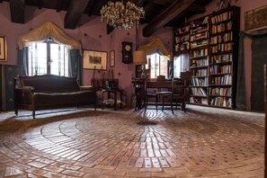 Vila | Area keluarga | Televisi 32-inci dengan saluran TV kabel