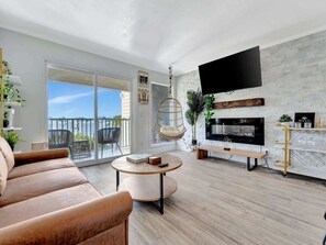 TV, fireplace, offices