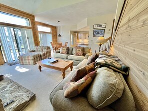 Smart TV, fireplace, DVD player, table football