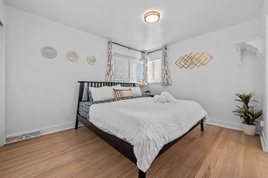 7 bedrooms, free WiFi, bed sheets