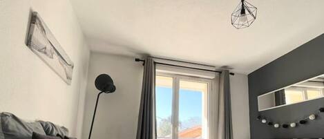 Schreibtisch, schallisolierte Zimmer, Bügeleisen/Bügelbrett, WLAN