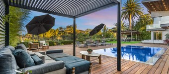 Skyline Luxury Haven - Modern Contemporary Estate w/ Panoramic Views