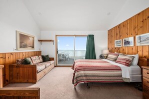 4 bedrooms, iron/ironing board