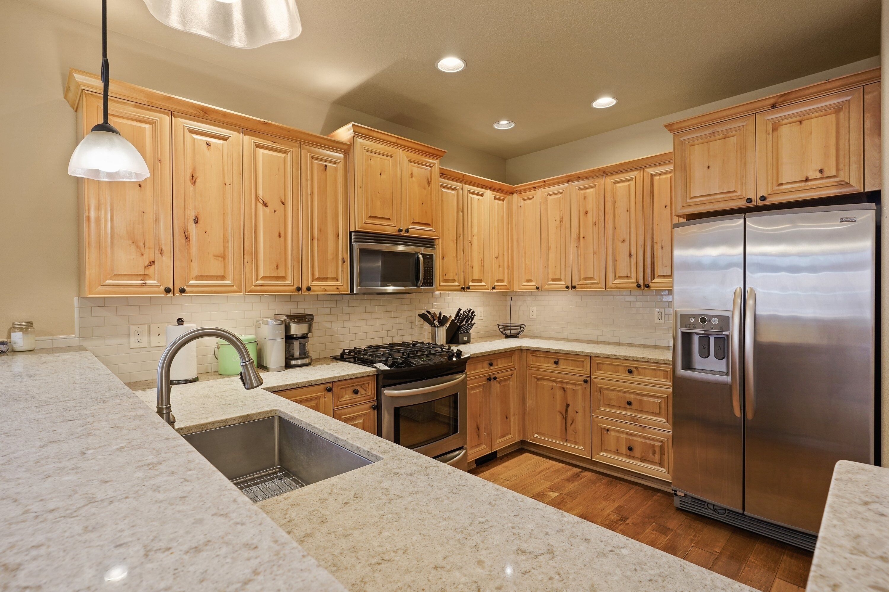 House, 4 Bedrooms | Private kitchen | Fridge, oven, coffee/tea maker, toaster