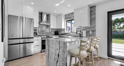 Casa De Miller: Modern private 4 bedroom 4 bathroom