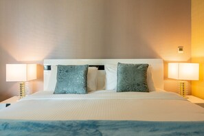 1 slaapkamer, een strijkplank/strijkijzer, wifi, beddengoed