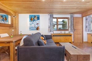 Apartment, Ensuite (au cœur de Megève ) | Living area | Flat-screen TV