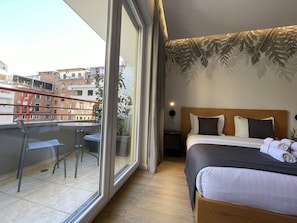 Standard Double Room | Desk, soundproofing, bed sheets