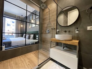 Studio – standard, 1 dobbeltseng | Bad | Toalettartikler (inkludert), hårføner, badekåper og tøfler