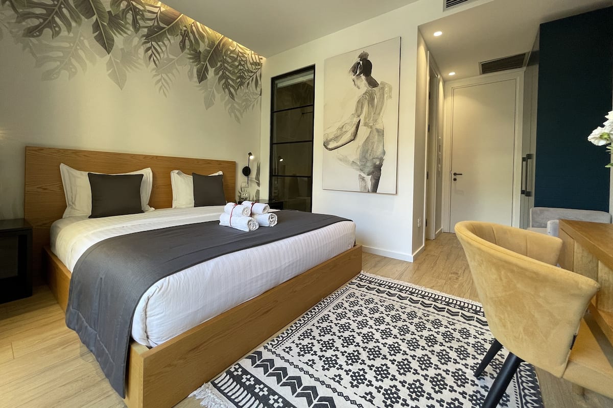 Standard Double Room | Desk, soundproofing, bed sheets